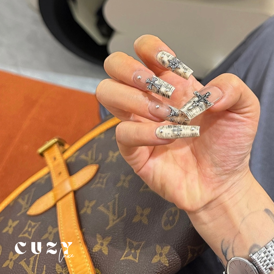 Silver Rebel Nails Art